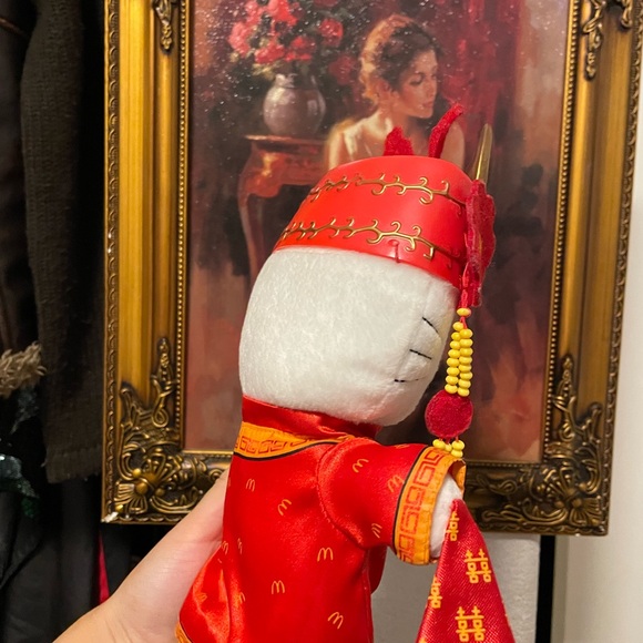 (SOLD)Vintage 90’s special edition hello kitty Chinese plush - Picture 6 of 10